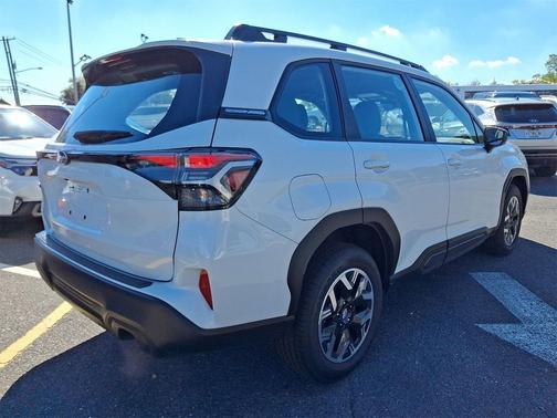 2025 Subaru Forester Base