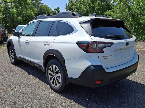 Crystal White Pearl 2025 Subaru Outback Premium