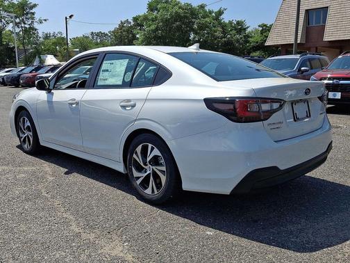 Crystal White Pearl 2025 Subaru Legacy Premium
