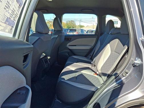 2025 Subaru Forester Base