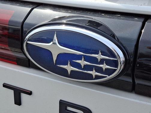 Crystal White Pearl 2026 Subaru Outback Premium