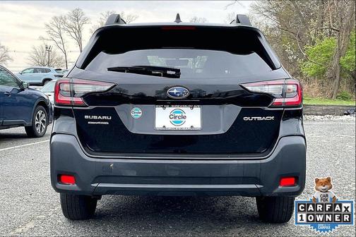 Crystal Black Silica 2023 Subaru Outback Premium