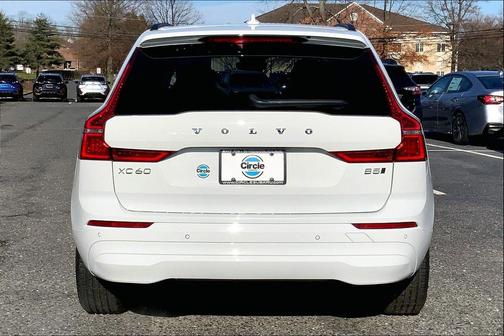 2022 Volvo XC60 B5 Momentum