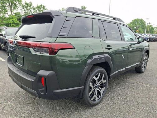 Deep Emerald Green Pearl 2026 Subaru Outback Touring XT