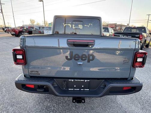 2026 Jeep Gladiator Sport