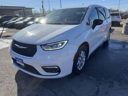 2024 Chrysler Pacifica Touring-L