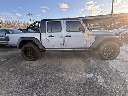 2020 Jeep Gladiator Sport