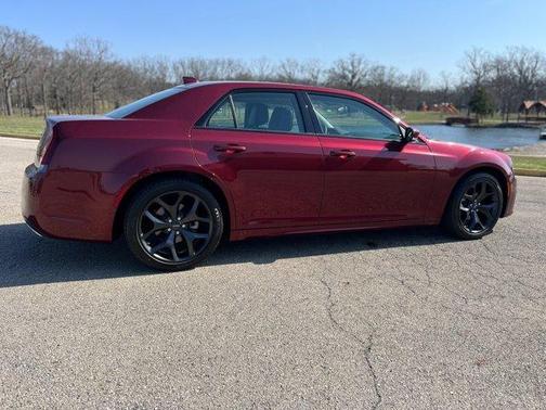 2023 Chrysler 300 Touring L