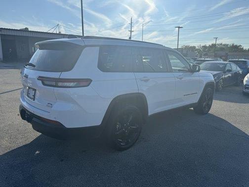 2023 Jeep Grand Cherokee L Laredo