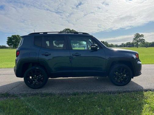 Slate Blue Pearlcoat 2023 Jeep Renegade Altitude