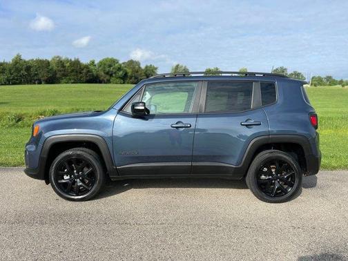 Slate Blue Pearlcoat 2023 Jeep Renegade Altitude