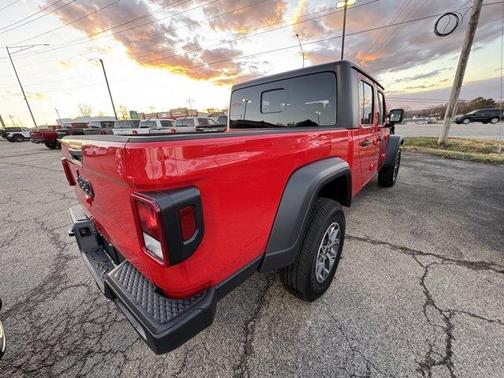 2026 Jeep Gladiator Sport