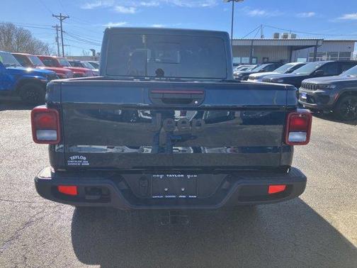 2025 Jeep Gladiator Sport