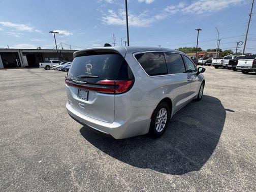 2024 Chrysler Pacifica Touring-L
