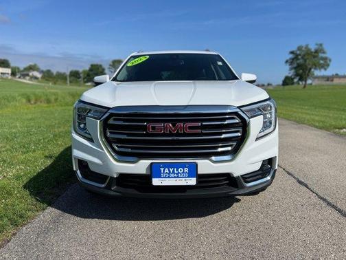 Summit White 2023 GMC Terrain SLT