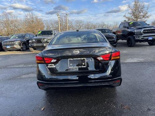 2025 Nissan Altima SV