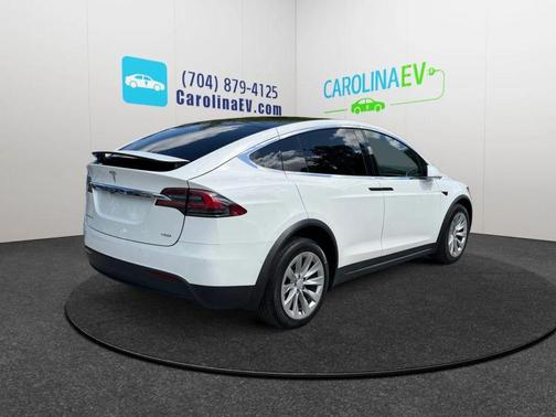 Pearl White Multi-Coat 2017 Tesla Model X 75D