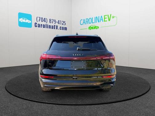 2022 Audi e-tron Premium Plus