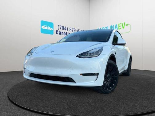 Pearl White Multi-Coat 2022 Tesla Model Y Long Range Dual Motor All-Wheel Drive