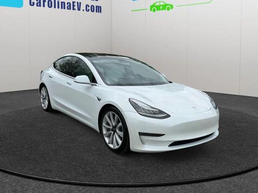 Pearl White Multi-Coat 2018 Tesla Model 3 Long Range