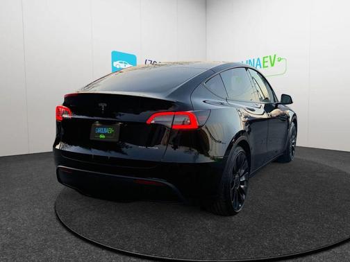 2022 Tesla Model Y Performance Dual Motor All-Wheel Drive