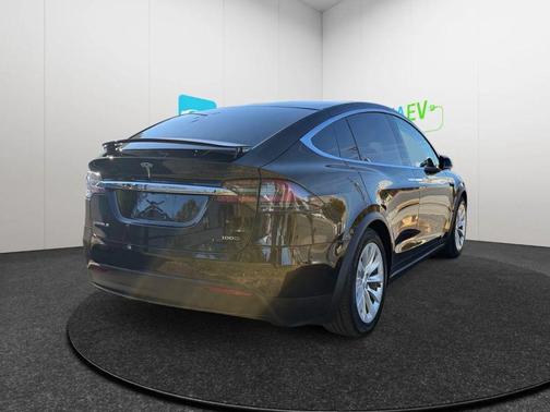 2018 Tesla Model X 100D Sport Utility 4D