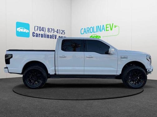 2023 Ford F-150 Lightning LARIAT