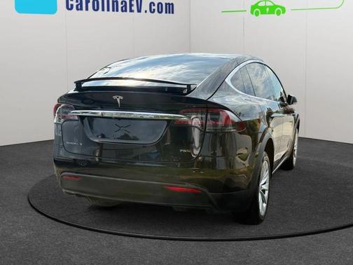 2018 Tesla Model X 75D Sport Utility 4D