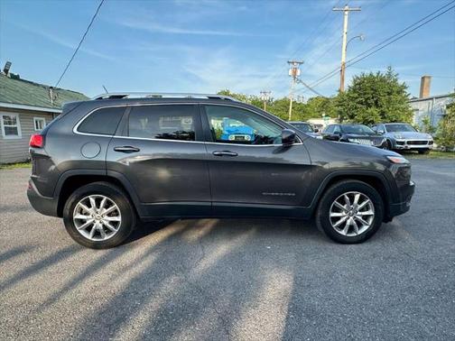 2014 Jeep Cherokee Sport