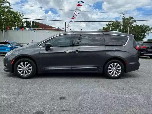 2018 Chrysler Pacifica Touring-L Plus