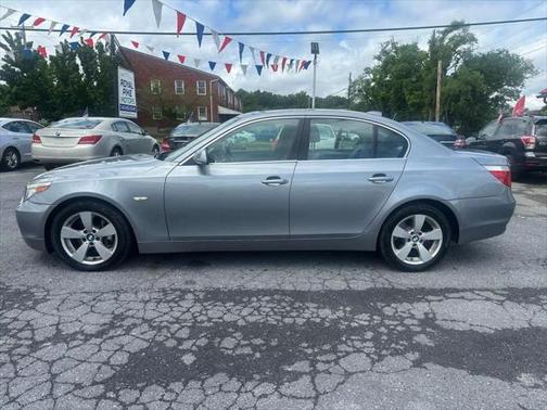 2006 BMW 530 530xi Sedan 4D