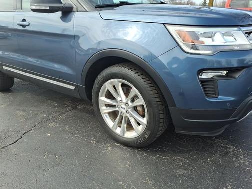 BLUE METALLIC 2018 Ford Explorer XLT