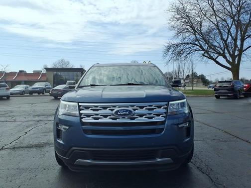 BLUE METALLIC 2018 Ford Explorer XLT
