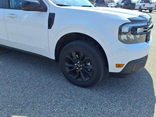 Oxford White 2024 Ford Maverick Lariat