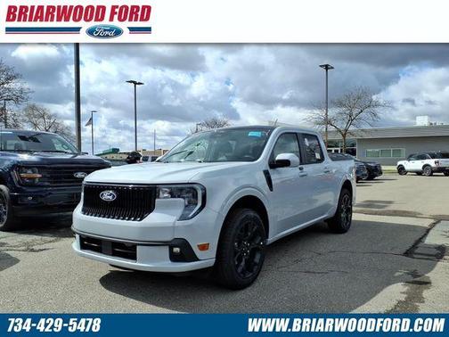 Space White Metallic 2026 Ford Maverick Lobo Standard