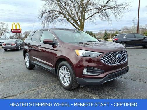 Burgundy 2023 Ford Edge SEL