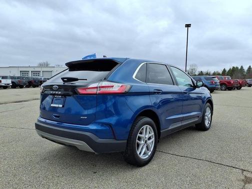 Blue Metallic 2024 Ford Edge SEL