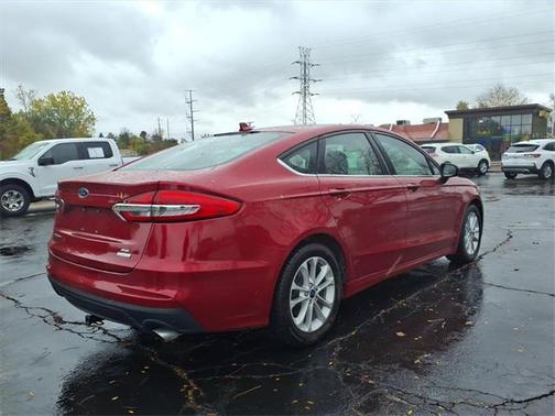 2020 Ford Fusion SE