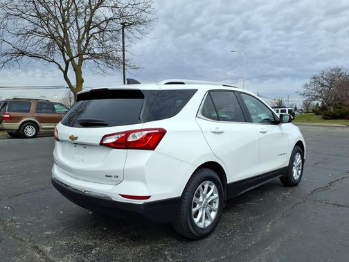 Summit White 2019 Chevrolet Equinox LT W/1LT