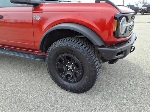 HOT PEPPER RED MET TINT CC 2022 Ford Bronco WILDTRAK