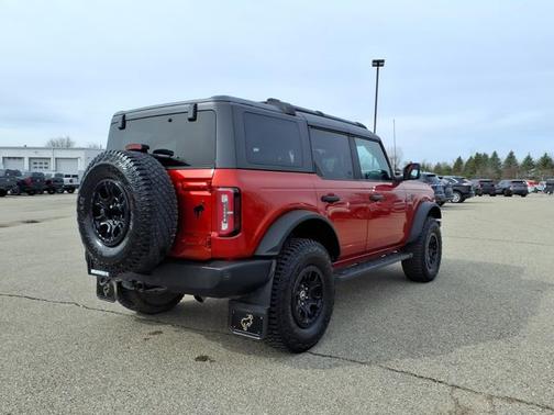 HOT PEPPER RED MET TINT CC 2022 Ford Bronco WILDTRAK