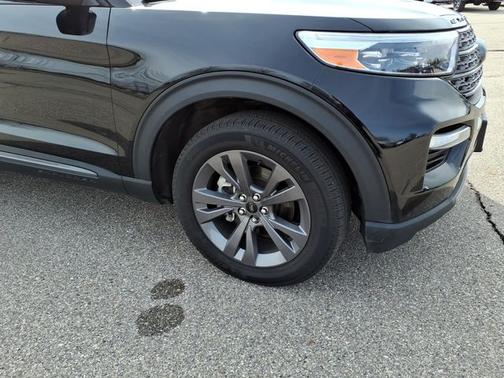 AGATE BLACK METALLIC 2023 Ford Explorer XLT
