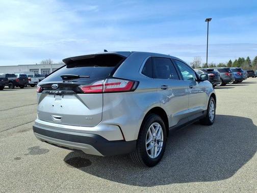 Silver Metallic 2023 Ford Edge SEL
