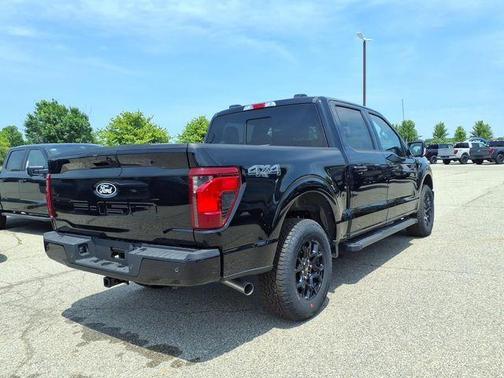 Agate Black Metallic 2026 Ford F-150 XLT