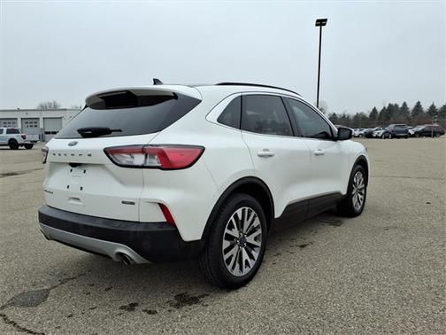 2022 Ford Escape TITANIUM