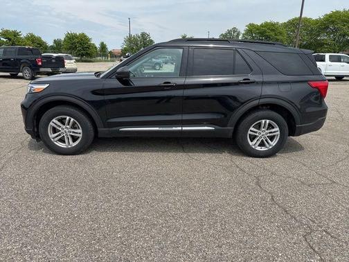 Black Metallic 2024 Ford Explorer XLT