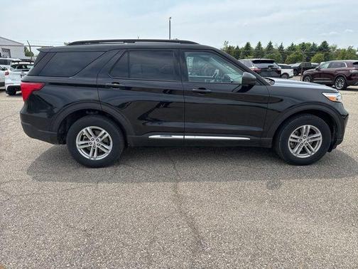 Black Metallic 2024 Ford Explorer XLT