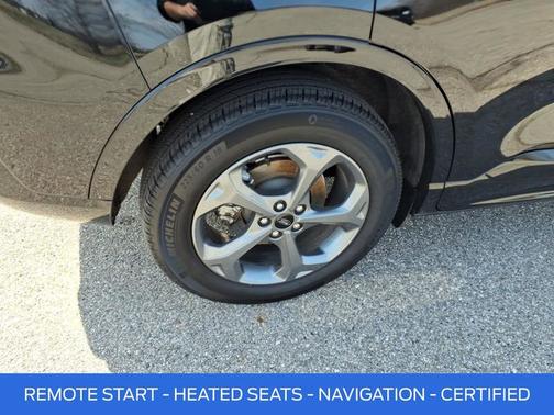 AGATE BLACK METALLIC 2024 Ford Escape ST-LINE