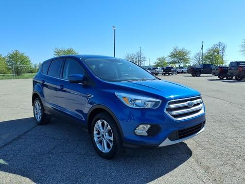 LIGHTNING BLUE METALLIC 2017 Ford Escape SE