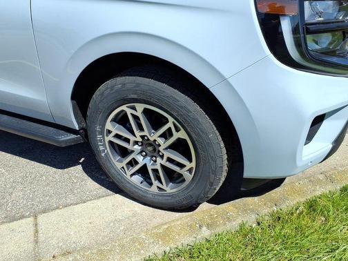 Space Silver 2026 Ford Expedition Max Active